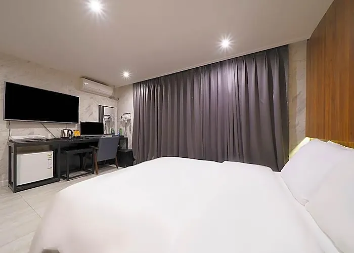 Selene 호텔